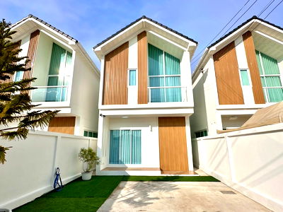 บ้านเดี่ยว ม.รัตนบัณฑิต (อาแบค) : ขายบ้านเดี่ยว 2ชั้น นวมินทร์24 อุเทน17 ขนาด 40ตรว. บางกะปิ กทม ใกล้ห้าง สร้างใหม่พร้อมอยู่ 