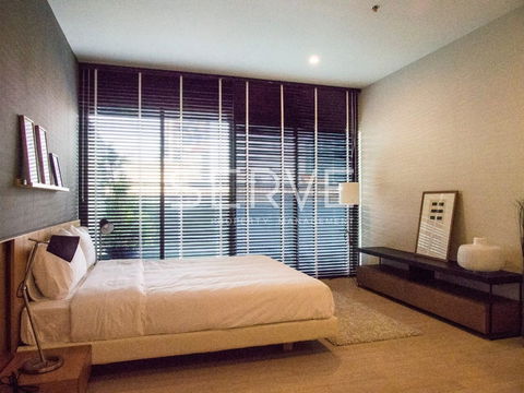 1 Bed with Bathtub 74 sq.m. Nice Room Good Location BTS Thong Lo 2.1 km. at Noble Solo Condo  / For Sale