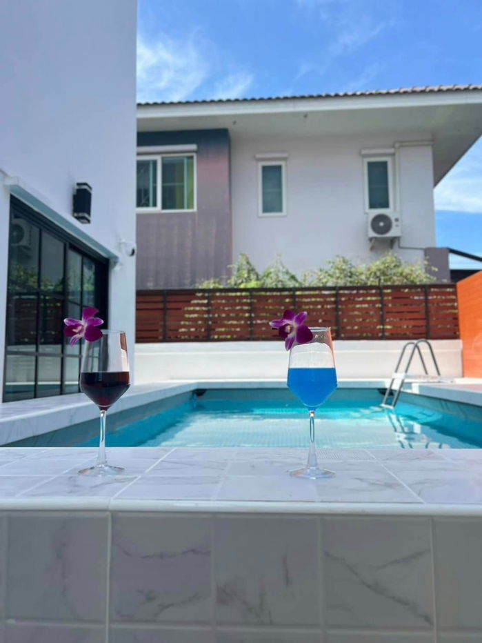 picture 🏡 Luxury pool villa for rent in Huai Khwang, 5 bedrooms with private pool. Interested? Line ID: @951qfbfi - 30/32