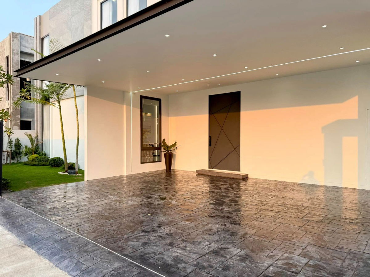 picture Luxury Modern Pool Villa – Pattaya Fully furnished and ready to move in. 5 Bedrooms | 7 BathroomsPrice: THB 24.9 million - 3/18