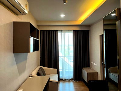 Condos for rent : Urgent‼️ Beautiful room 🔥🔥🔥 For rent at The Unique Ekkamai-Ramintra. The room is not affected. Beautiful room, exactly as shown in the picture