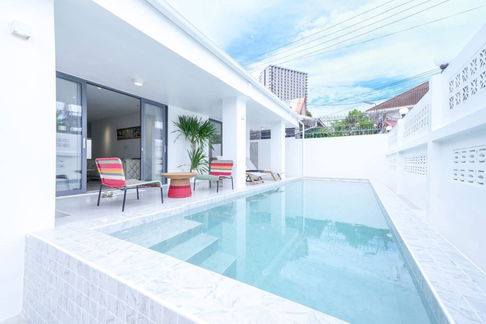 Modern Pool Villa in Nakluae Pattaya Beach Side, Near Brighton Hotel and Near Bangkok Pattaya Hospital