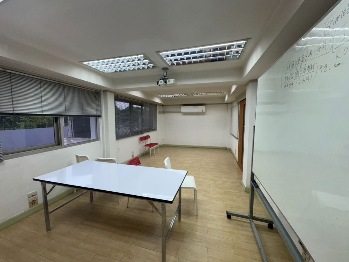 รูป Co-Office  ให้เช่าเดิน 2 นาทีจากสถานีสามยอด - รูปที่ 19/20