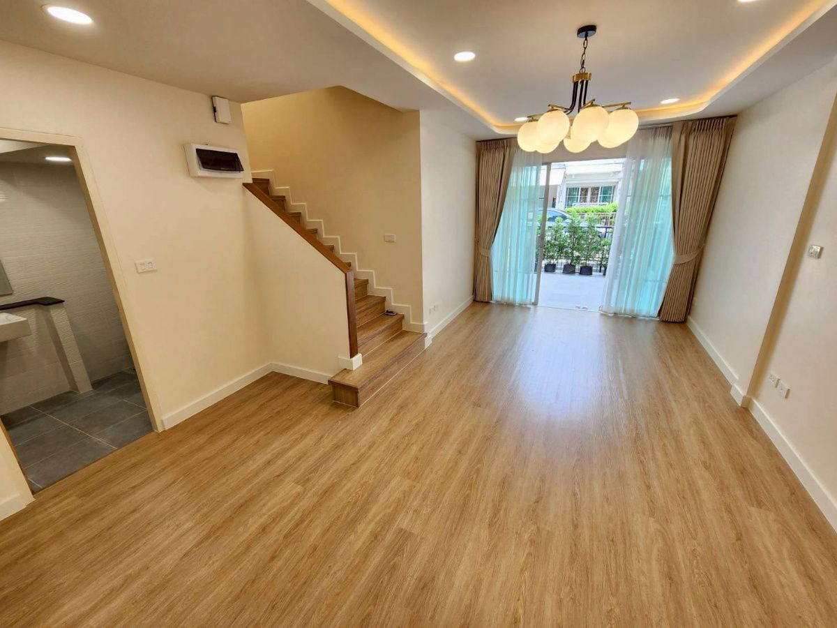 picture Beautiful Townhome for Sale the Villa Rattanathibet Tha-It, 3 Bedrooms | 2 Bathrooms | Newly Renovated | Ready to Move In price 2.59mb - 5/18