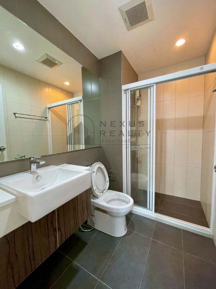 picture 🔥🔥Ready to move in!! Big Discount!! Newly Renovated, Super Fresh Room!! Hurry before it’s gone!! Beautiful unit full appliances!! Prime Location - 9/10