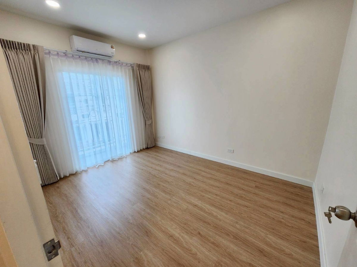 picture Beautiful Townhome for Sale the Villa Rattanathibet Tha-It, 3 Bedrooms | 2 Bathrooms | Newly Renovated | Ready to Move In price 2.59mb - 13/18