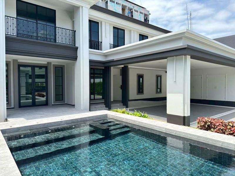 รูป LTHC13104 – House for Sale บ้านขาย at Private Pool Residence ไพรเวท พูล เรสซิเดนซ์ Size 364 sqm. 4 beds 5 baths Near BTS Bearing ONLY 42 MB - รูปที่ 1/13