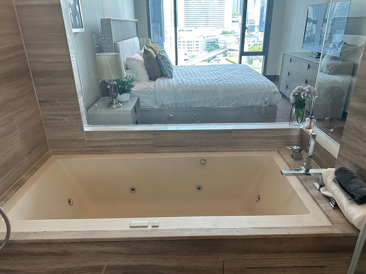 picture Newsroom ❤️ Q1 Sukhumvit Luxury condominium BTS nana contact Line: katk03 - 25/29