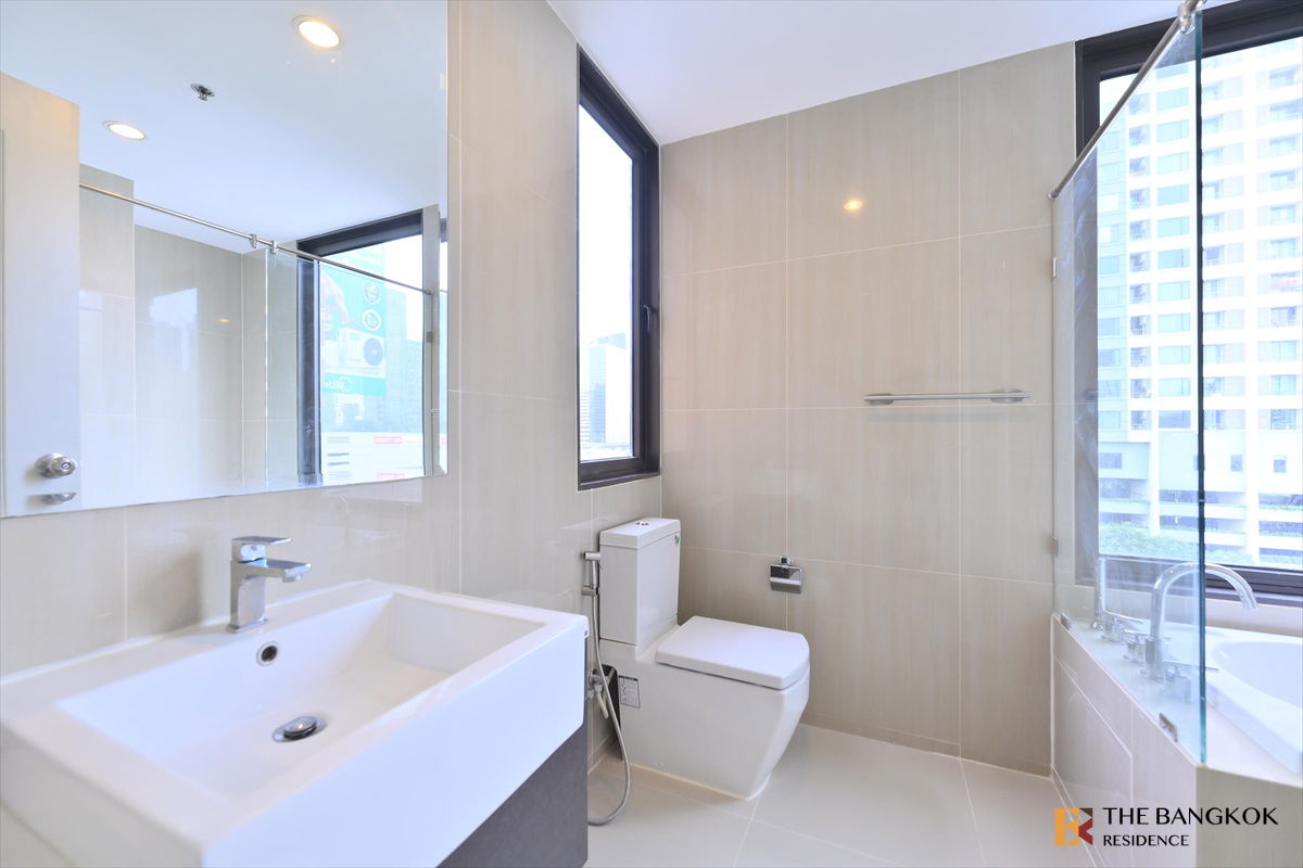picture Partially Furnished ,villa asoke near bts asoke - 10/12