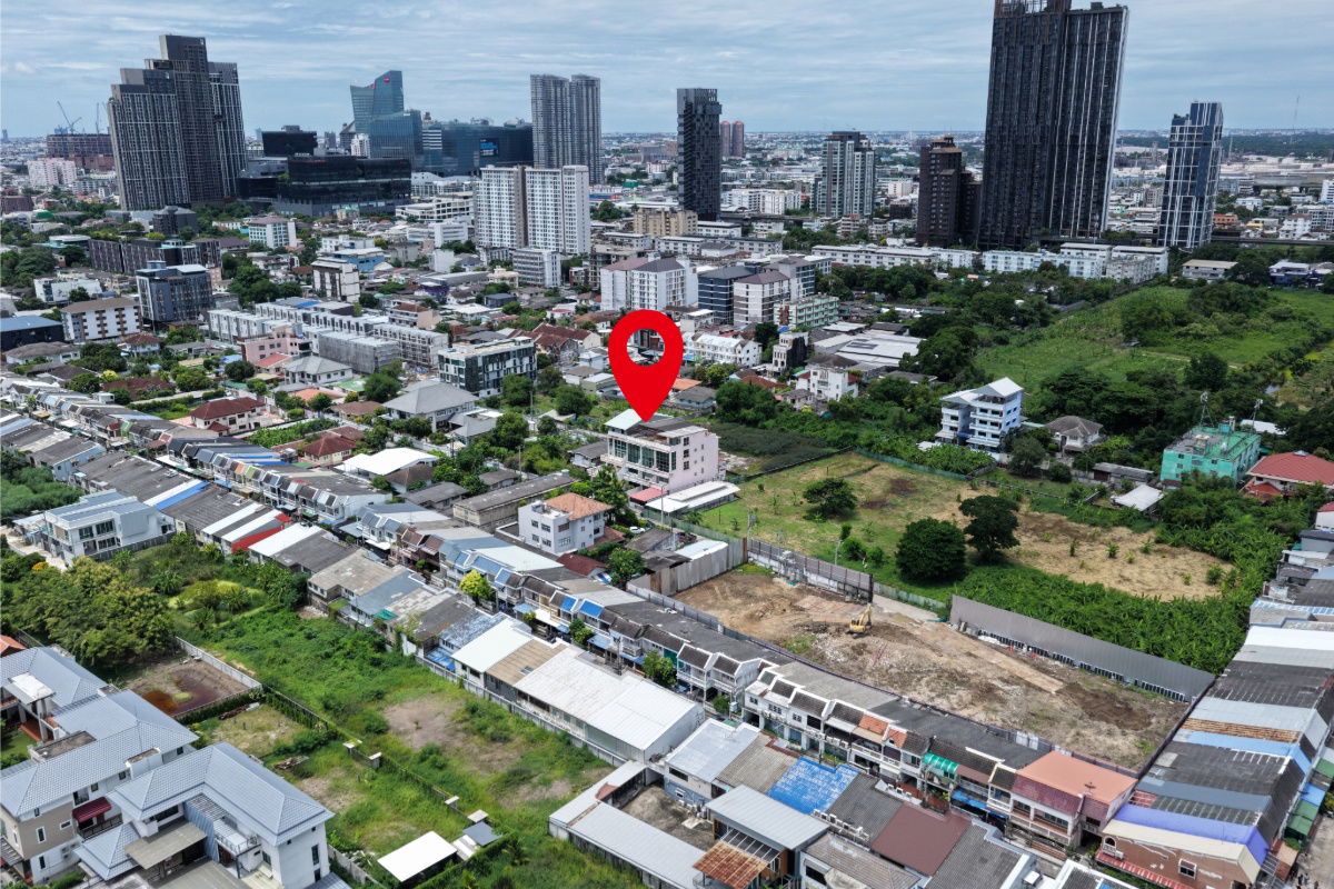 picture For sale: 4-storey residential building / shophouse with a private rooftop, located in Soi Punnawithi 21 - 3/24