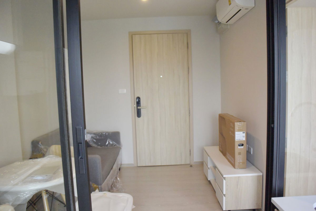 รูป  ให้เช่า NUE Noble Ngamwongwan ห้องใหม่เพิ่งซื้อ มีเครื่องซักผ้า ( s21 ) - รูปที่ 2/12
