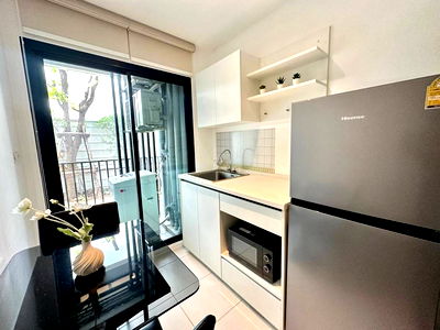 Condos for rent Makro Ladprao (Makro Lat Phrao) : Condo for rent: iCondo Serithai Green Space (iCondo Serithai Green Space). Beautifully decorated, fully furnished, washing machine included
