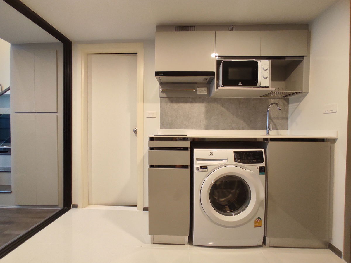 รูป 	🌟 Knightsbridge Duplex พระราม 9 – วิวสวย เพดานสูง ใจกลางเมือง! - รูปที่ 17/25