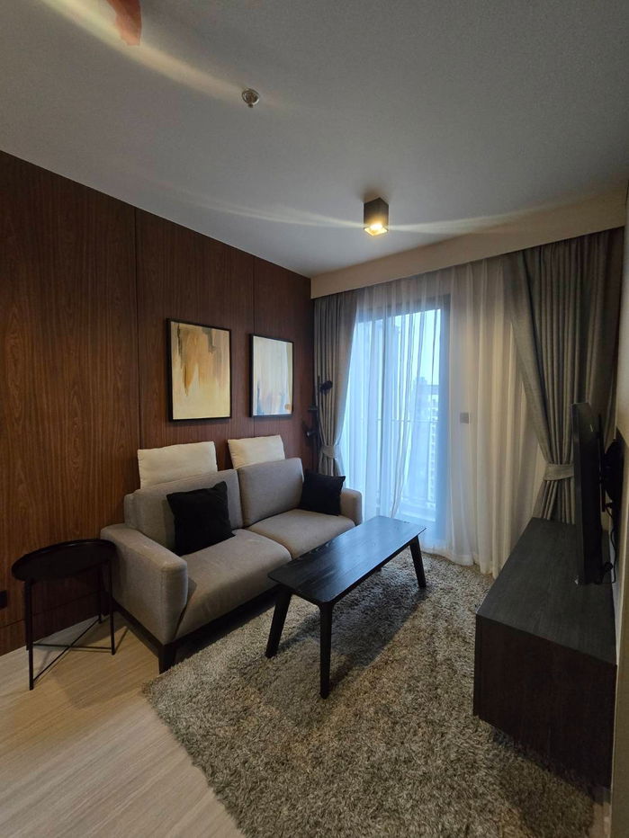 picture  Life Asoke Hype - Nice unit - 30,000 baht, 2 Bedroom,1 Living room (Line ID: meigood777) - 11/14