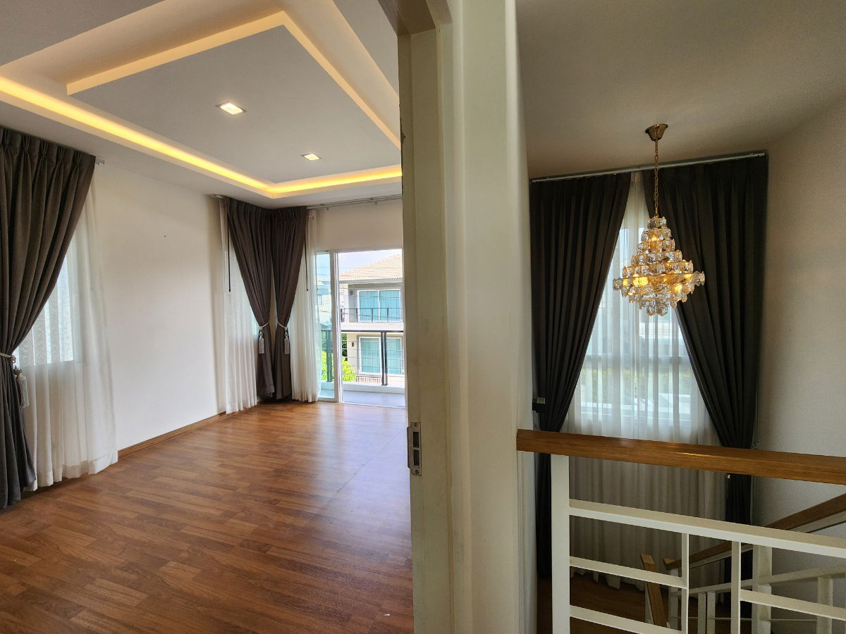 รูป ลดราคา**ขายบ้านเดี่ยว ใกล้โรงเรียนนานาชาติเด่นหล้า 5-7 นาที ในราคา 6.5 ล้านบาท(ราคาดีมาก)** 4 ห้องนอน 3 ห้องน้ำ 3 ที่จอดรถ มีส่วนกลางให้ใช้ - รูปที่ 55/77