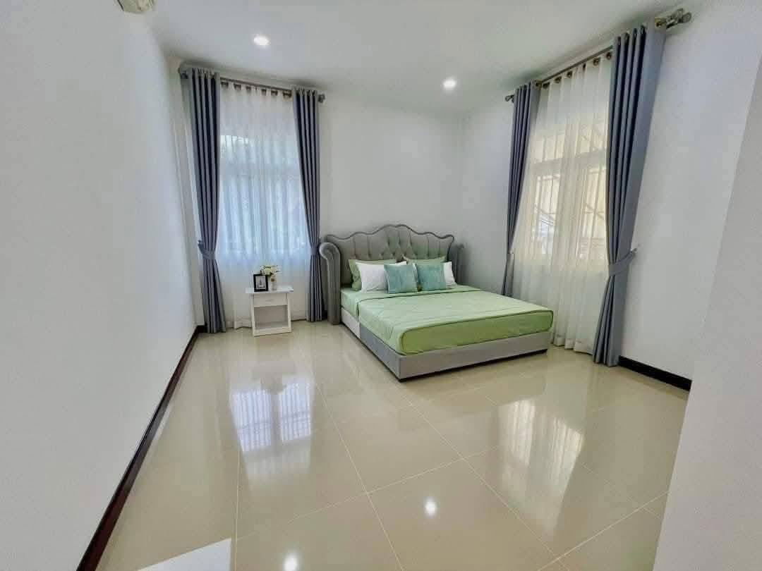 picture Amorn Village For Rent: 55,000 THB / month 3 Bedrooms, 3 Bathrooms - 7/11