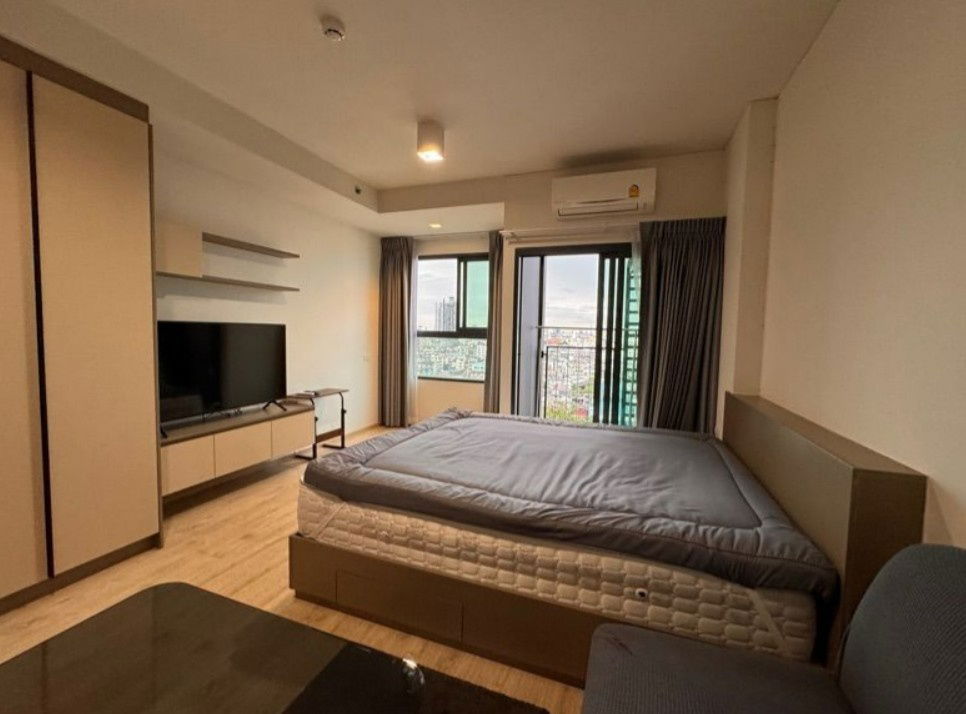 picture ✨ Washing machine included. Condo Ideo Sathorn-Wongwian Yai, 26 sq m, 14th floor, near BTS Wongwian Yai Station. 15,000 baht. 🏡💖 - 1/9