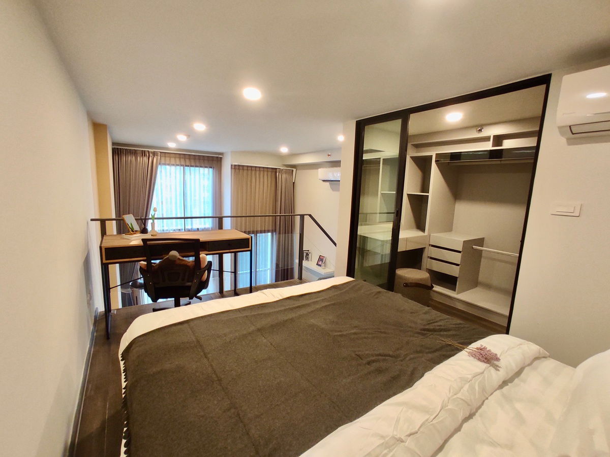 รูป 	🌟 Knightsbridge Duplex พระราม 9 – วิวสวย เพดานสูง ใจกลางเมือง! - รูปที่ 3/25