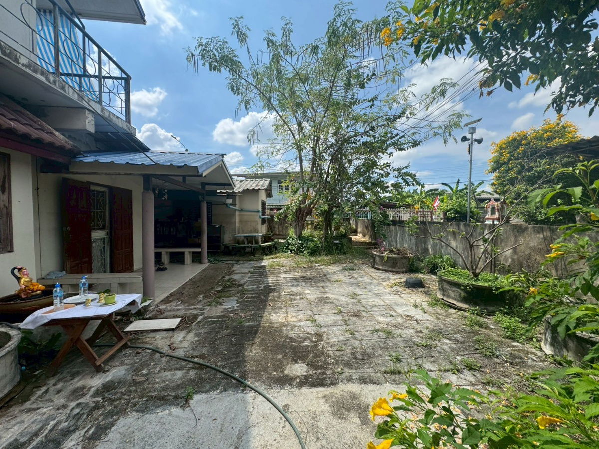 รูป ขายด่วน บ้านเดี่ยว 2ชั้น ซอยเทศบาล 15 ถนนบางกรวย-ไทรน้อย เนื้อที่ 174 ตร.วา ขายตามสภาพ ทำเลดี เดินทางสะดวก ใกล้ MRT บางพลู - รูปที่ 9/9