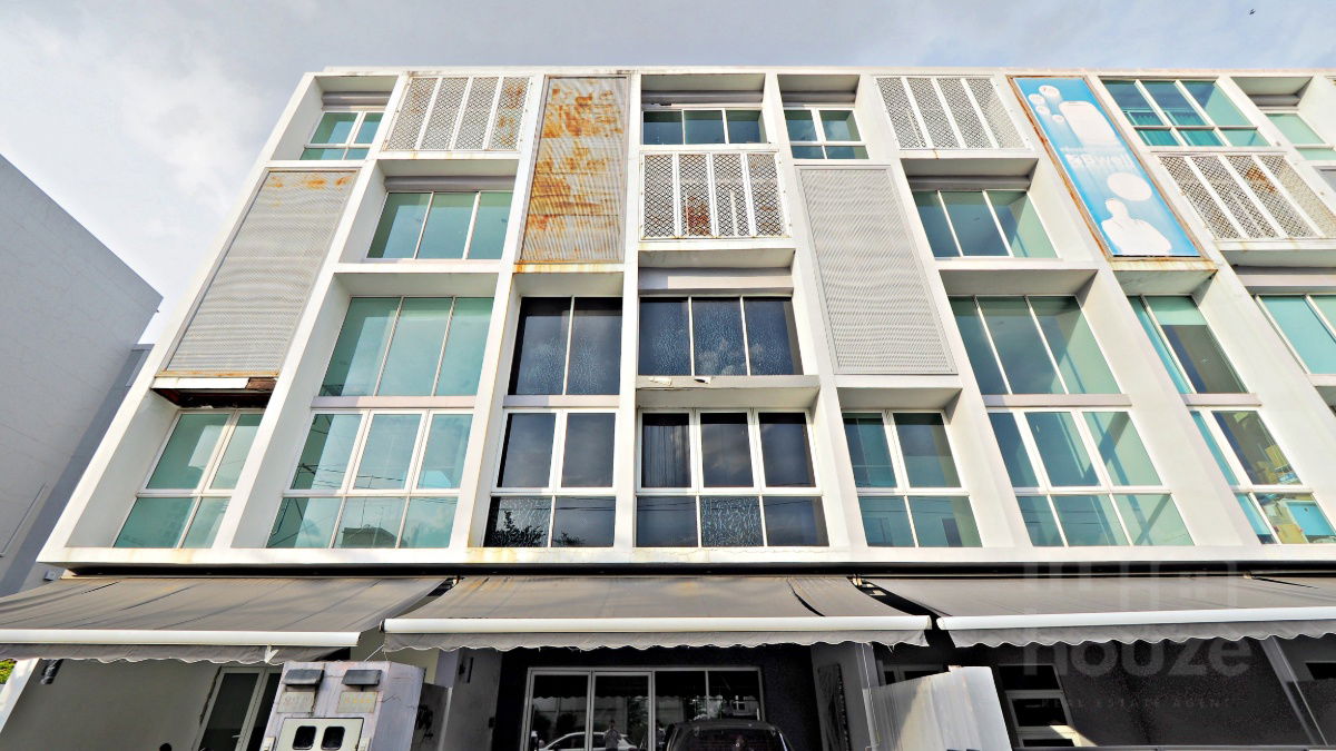 picture Home Office for sale on Rama 3 rd. Land area 24 sq.w. 4.5 storey 3 bths. For sale only 13.5 MB. - 1/24