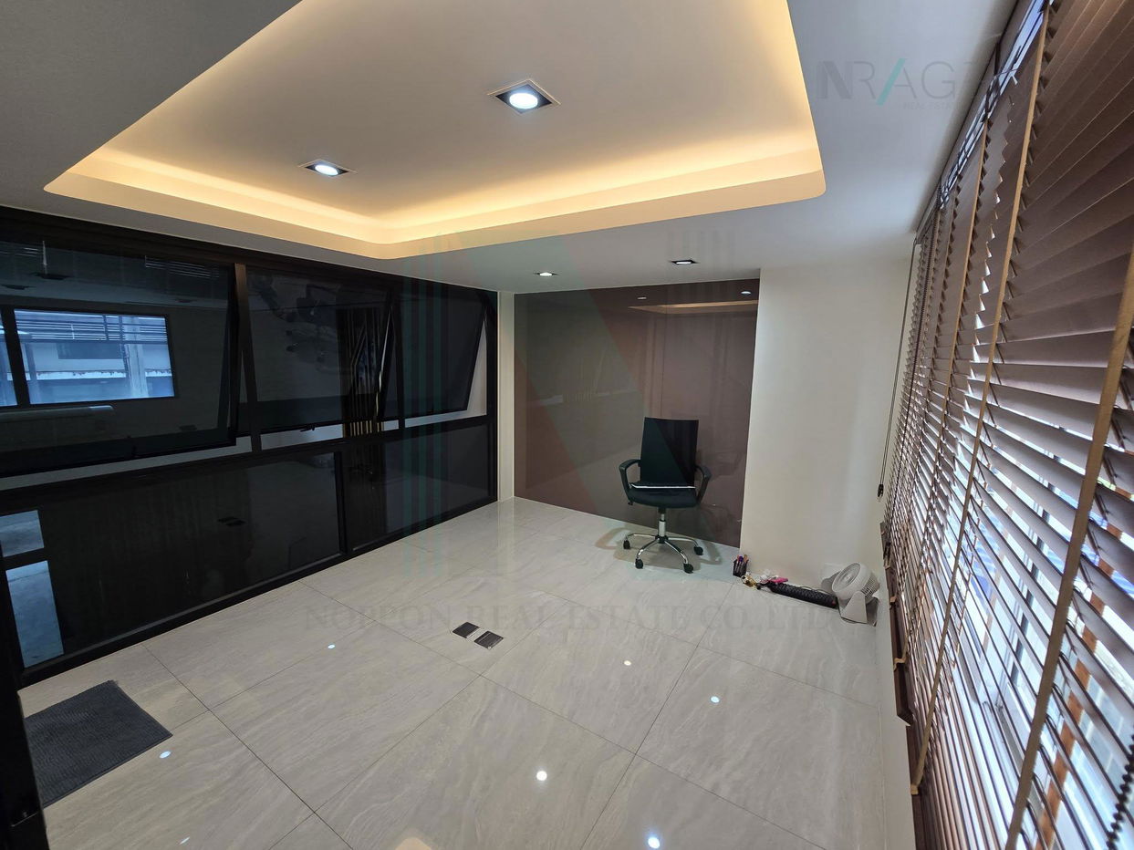 picture 📌 For Rent 3-story Home office DISTRICT EKKAMAI - RAMINTRA 3 bathroom - 5/8