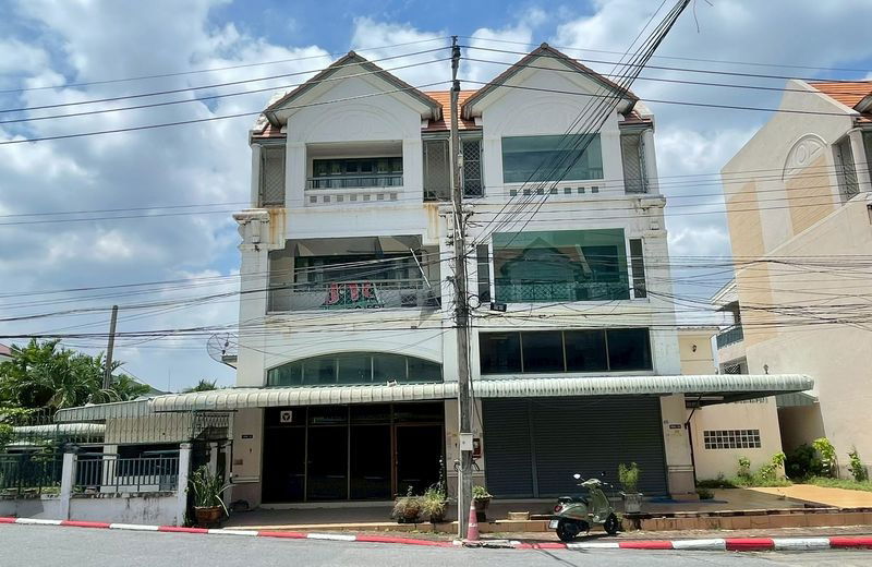 รูป ✨✨✨ขายด่วน! Home Office 106.2 ตร.ว.  🏢 หมู่บ้านลดาวัลย์ ศรีนครินทร์ (ซ.ศรีด่าน 14)  🚆 ติดถนนใหญ่ เดินเพียง 3 นาทีถึง MRT ศรีแบริ่ง - รูปที่ 2/21