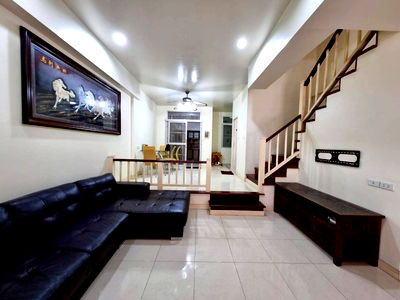 ทาวน์โฮม สมุทรปราการ : 🏡 ขายทาวน์เฮ้าส์ 3 ชั้น ❤️💛ฟลอร่าวิลล์ ศรีนครินทร์ – สมุทรปราการ💰เพียง 3.19 ล้านบาท