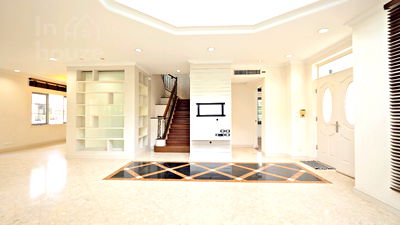 บ้านเดี่ยว กรุงเทพมหานคร : ขายบ้านเดี่ยว 2 ชั้น (หลังมุม) หมู่บ้านนาราสิริ สาทร-วงแหวน 123 ตร.ว. ราคา 13.9 ล้านบาท