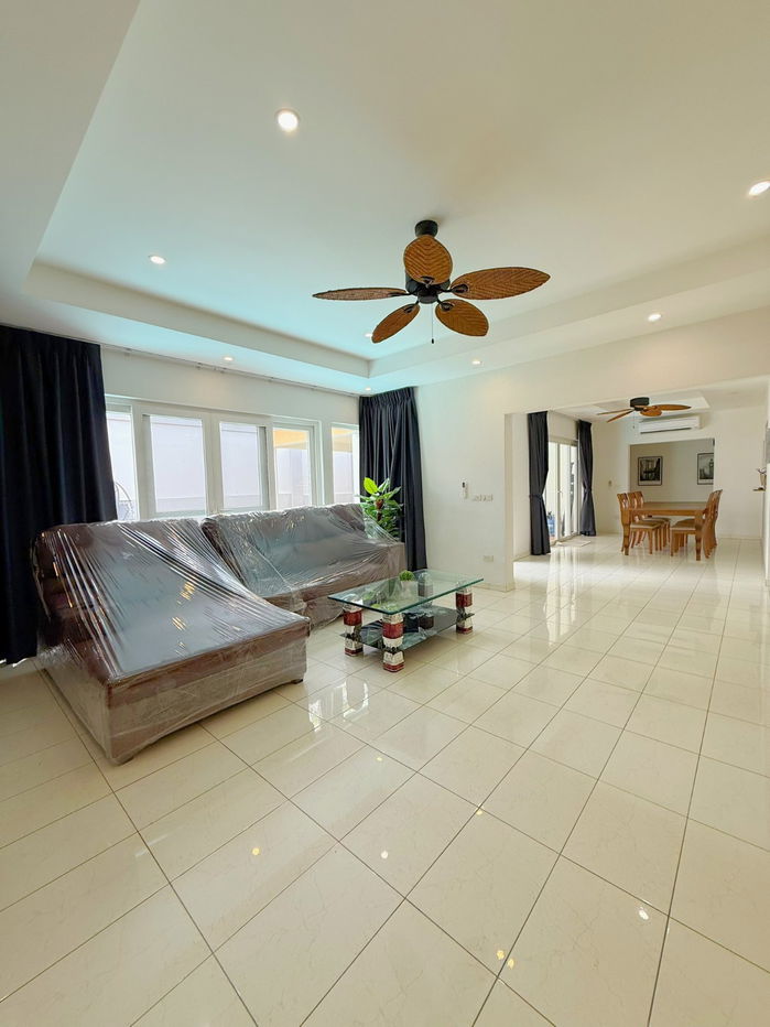 รูป บ้านเดี่ยวให้เช่า – หมู่บ้าน Siam Royal View 3 ห้องนอน  4 ห้องน้ำ  80,000 บาท/เดือน (รวมค่าดูแลสระว่ายน้ำและสวนแล้ว) - รูปที่ 4/17