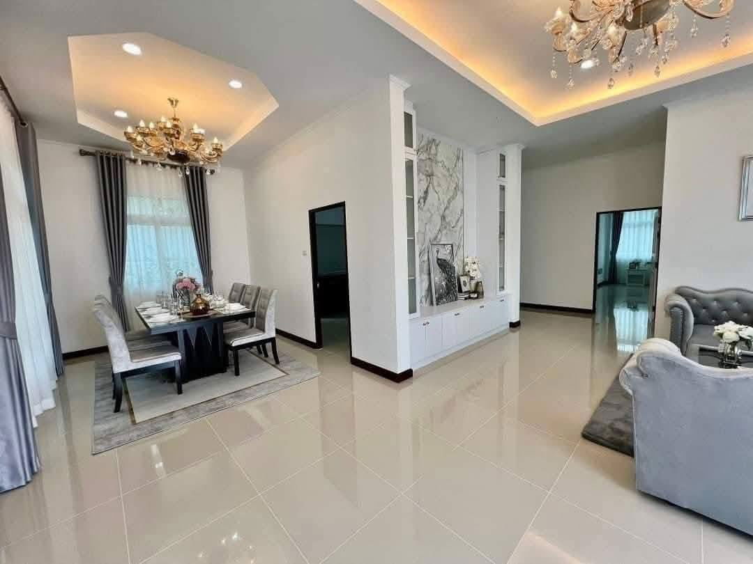 picture Amorn Village For Rent: 55,000 THB / month 3 Bedrooms, 3 Bathrooms - 4/11