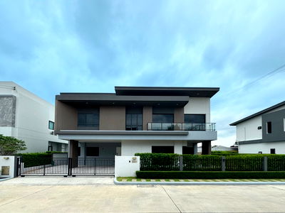 Houses for sale Lat Krabang : Venue ID Motorway Rama 9 Venue ID Motorway Rama 9 