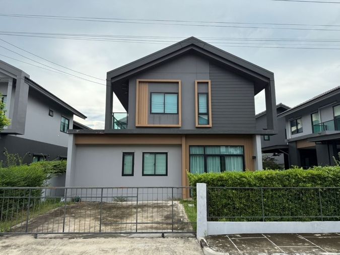 ขายขาดทุน บ้านเดี่ยว 3ห้องนอนใหญ่ (2ชั้นบน 1ชั้นล่าง)