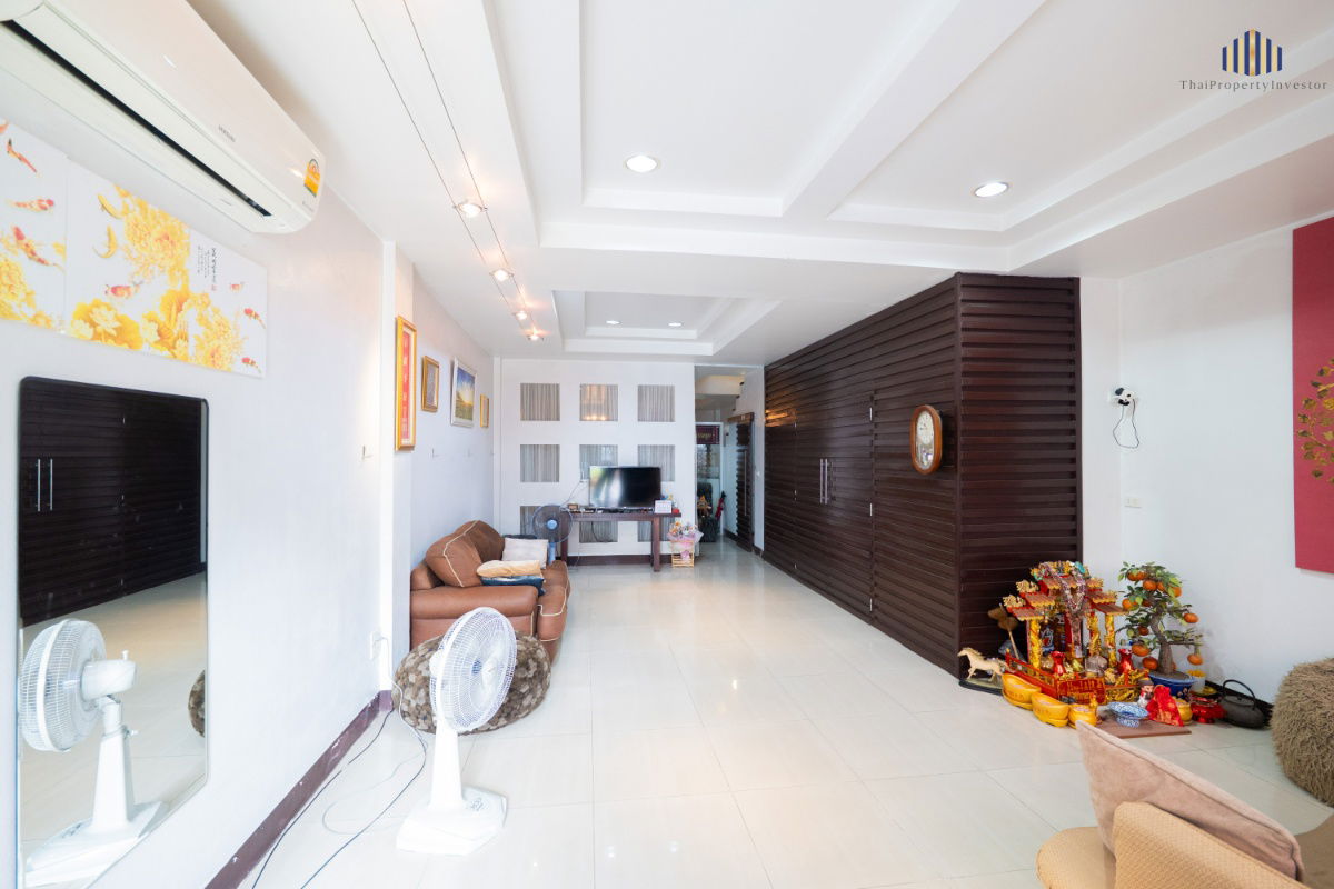 picture For sale: 4-storey residential building / shophouse with a private rooftop, located in Soi Punnawithi 21 - 6/24