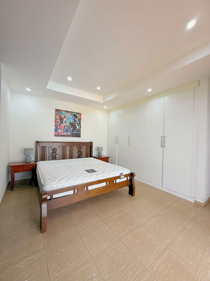 รูป บ้านเดี่ยวให้เช่า – หมู่บ้าน Siam Royal View 3 ห้องนอน  4 ห้องน้ำ  80,000 บาท/เดือน (รวมค่าดูแลสระว่ายน้ำและสวนแล้ว) - รูปที่ 8/17