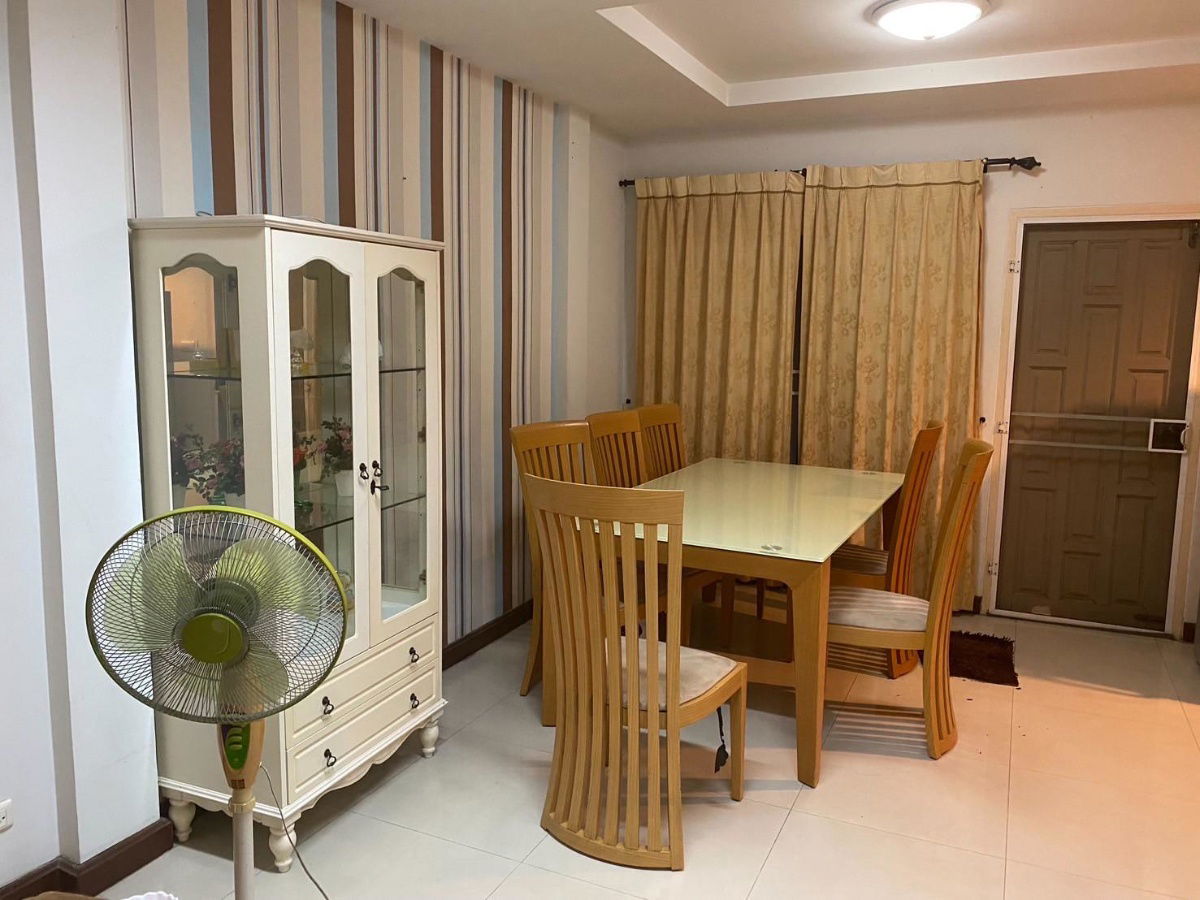 picture Townhouse for rent on Samakkee Road - 5/5