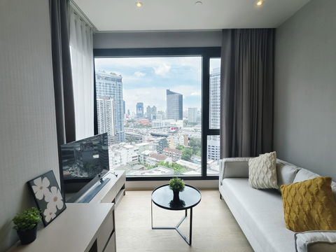 Condo for rent: Ashton Asoke – Rama 9 , ready to move in. If interested, contact Line @goodmanpro or call 0999029192.