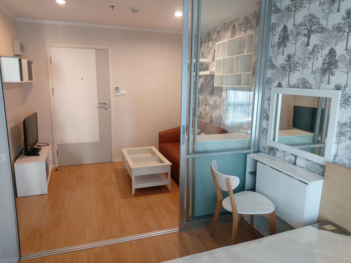 picture Lumpini Place Srinakarin-Huamark station, room size 26 Sq.m. Building B, 15th Floor. Rent 10,000 THB - 7/13