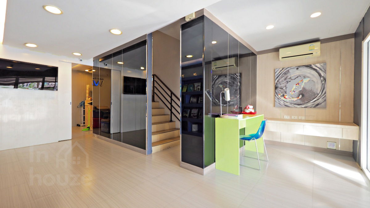 picture Home Office for sale on Rama 3 rd. Land area 24 sq.w. 4.5 storey 3 bths. For sale only 13.5 MB. - 2/24