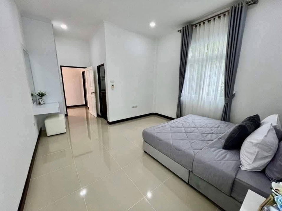 picture Amorn Village For Rent: 55,000 THB / month 3 Bedrooms, 3 Bathrooms - 8/11