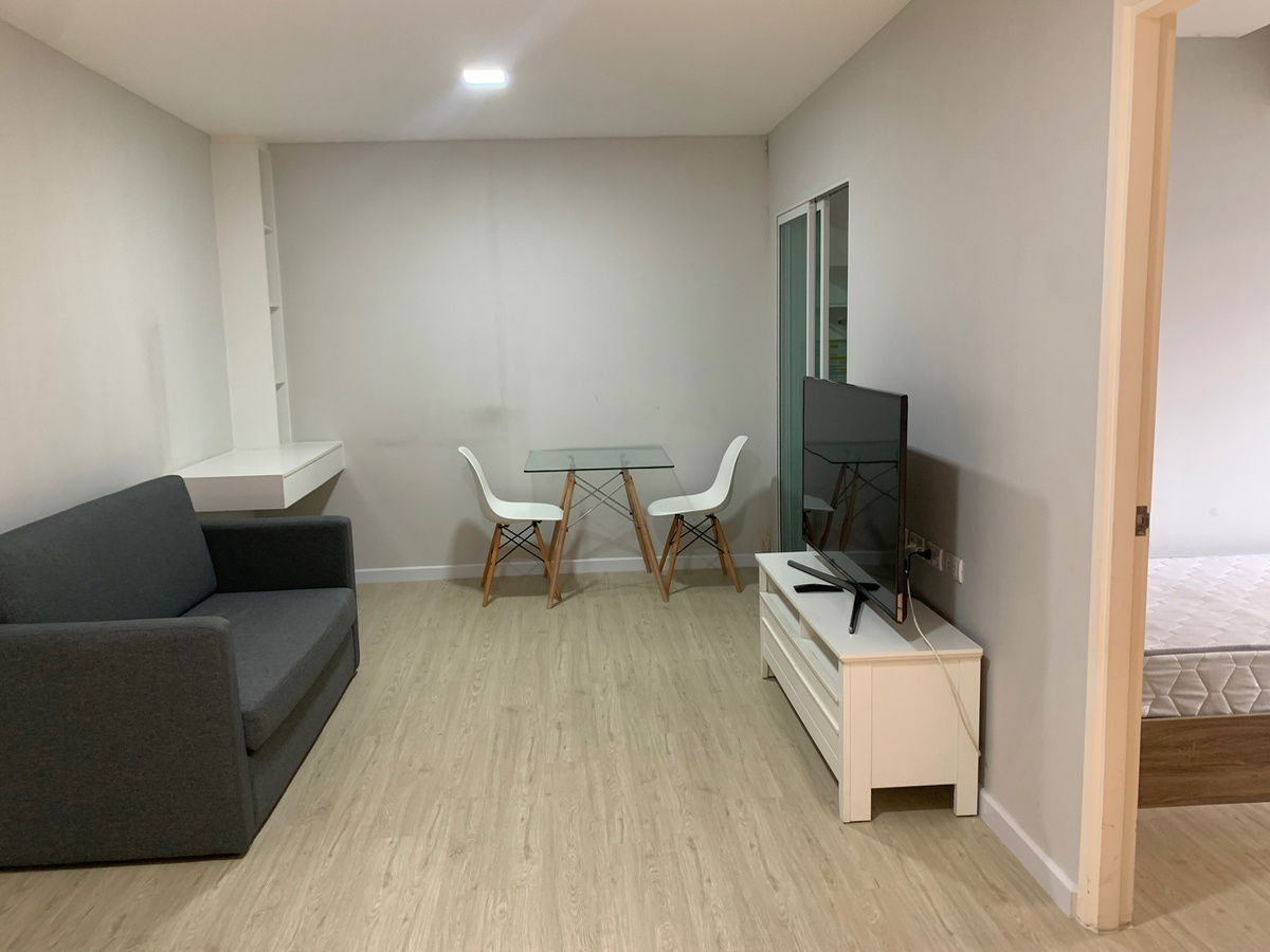 picture 📣 Ratchada 19 Condo for rent, 2 bedrooms, 1 bathroom, near MRT Ratchada and MRT Lat Phrao, only 700 meters, 8-minute walk,refrigerator, microwave, TV - 2/12