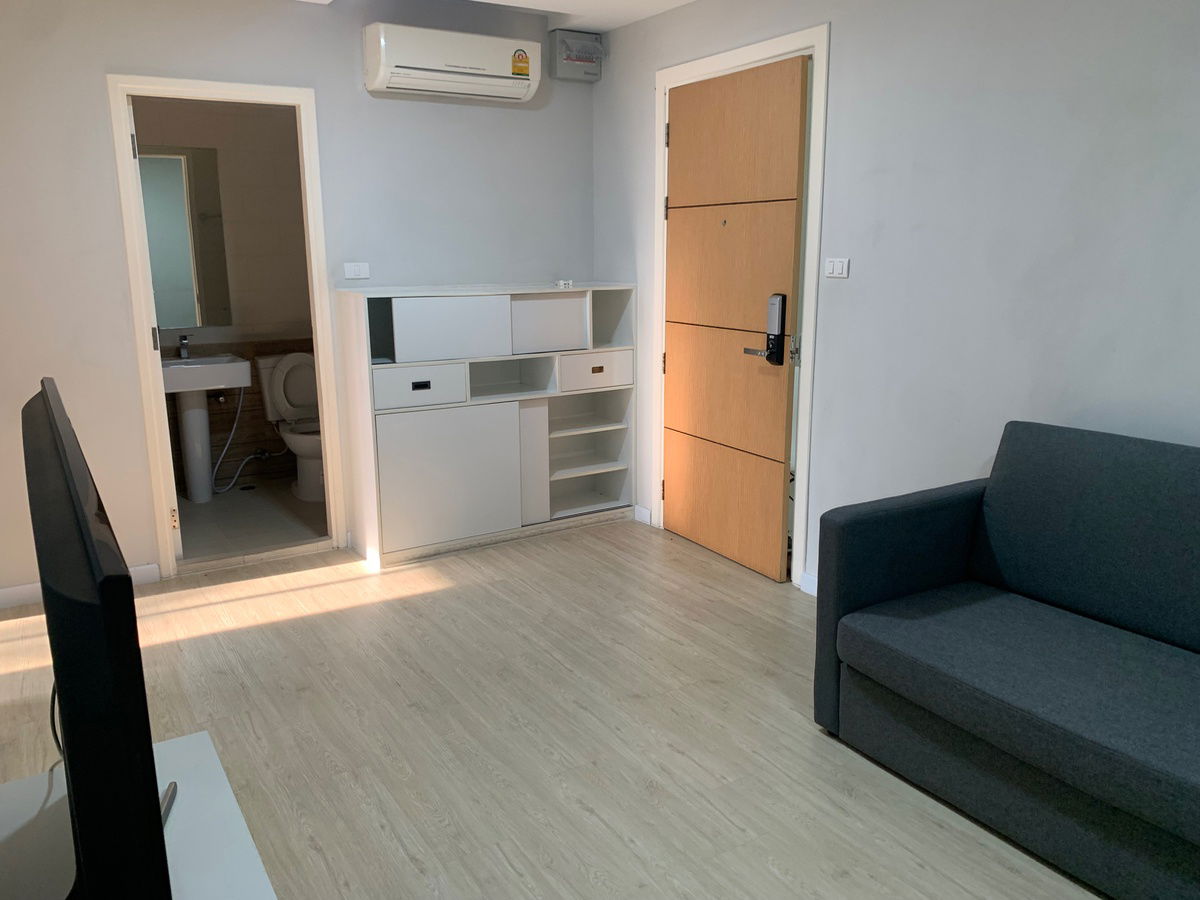 picture 📣 Ratchada 19 Condo for rent, 2 bedrooms, 1 bathroom, near MRT Ratchada and MRT Lat Phrao, only 700 meters, 8-minute walk,refrigerator, microwave, TV - 4/12