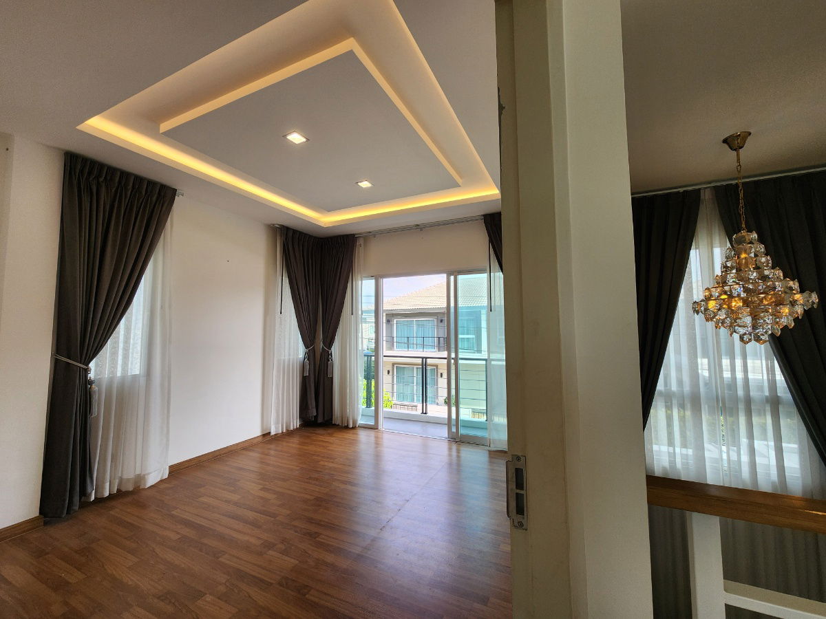 รูป ลดราคา**ขายบ้านเดี่ยว ใกล้โรงเรียนนานาชาติเด่นหล้า 5-7 นาที ในราคา 6.5 ล้านบาท(ราคาดีมาก)** 4 ห้องนอน 3 ห้องน้ำ 3 ที่จอดรถ มีส่วนกลางให้ใช้ - รูปที่ 56/77