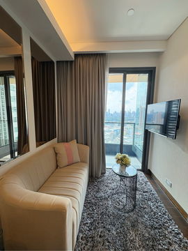 Urgent Sale (Best Price in Market) | Luxurious Condo The Lumpini 24, BTS Prompong, Sukhumvit 24 *Negotiable