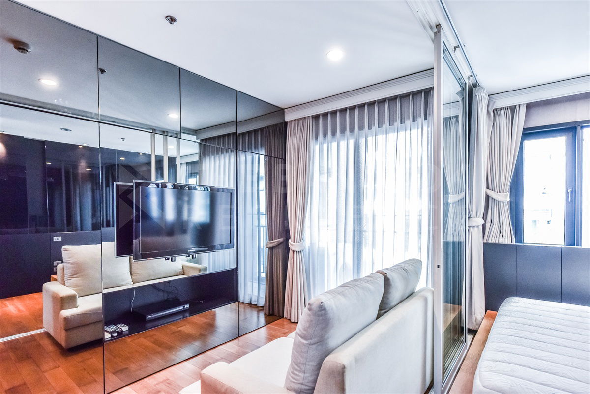picture ⚡Stunning Fully Furnished Unit in the Heart of Ari - The Vertical Aree near BTS Ari  - 2/11
