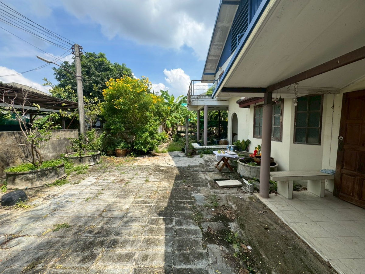 รูป ขายด่วน บ้านเดี่ยว 2ชั้น ซอยเทศบาล 15 ถนนบางกรวย-ไทรน้อย เนื้อที่ 174 ตร.วา ขายตามสภาพ ทำเลดี เดินทางสะดวก ใกล้ MRT บางพลู - รูปที่ 8/9