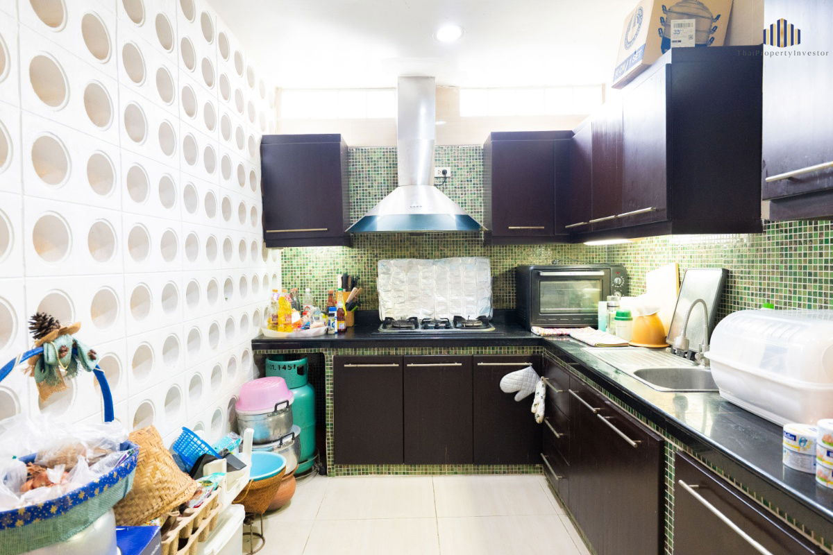 picture For sale: 4-storey residential building / shophouse with a private rooftop, located in Soi Punnawithi 21 - 10/24