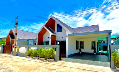 Houses for sale Chonburi : Nordic style detached house for sale, 500 meters from the sea.