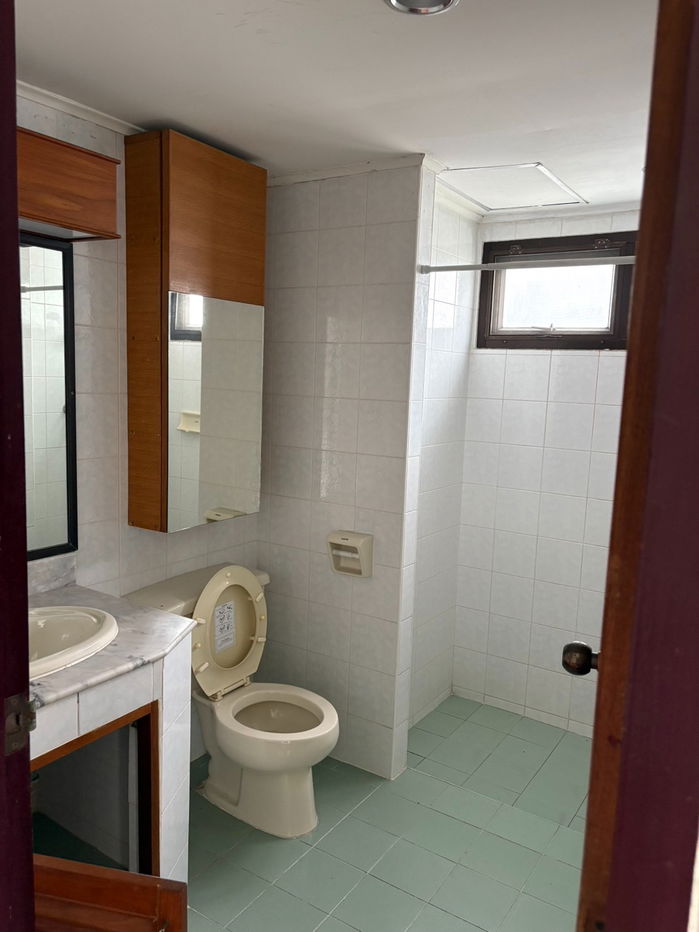 picture Condo for rent in Laem Chabang International Country Club golf course, large room with golf membership - 2/13