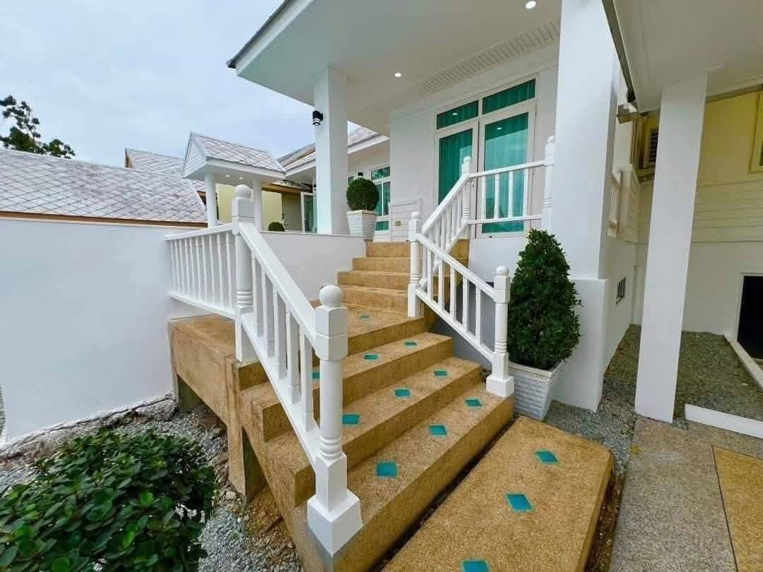 picture Amorn Village For Rent: 55,000 THB / month 3 Bedrooms, 3 Bathrooms - 11/11