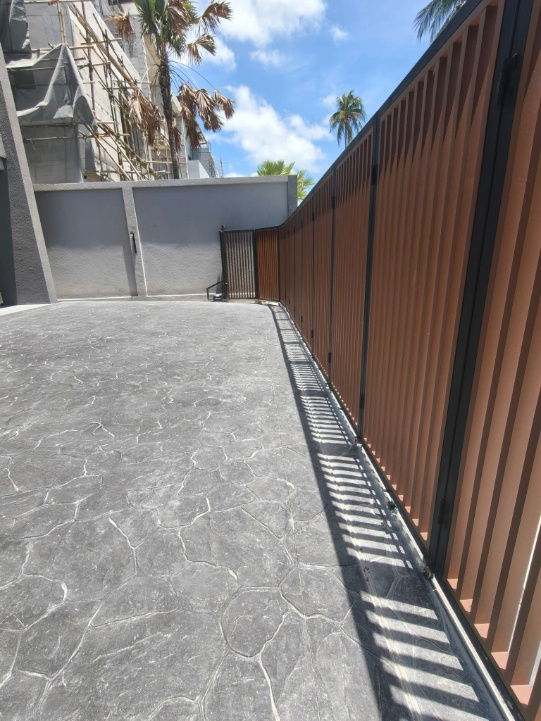 picture 3-storey villa with private elevator, Huai Yai, Pattaya - 7/24
